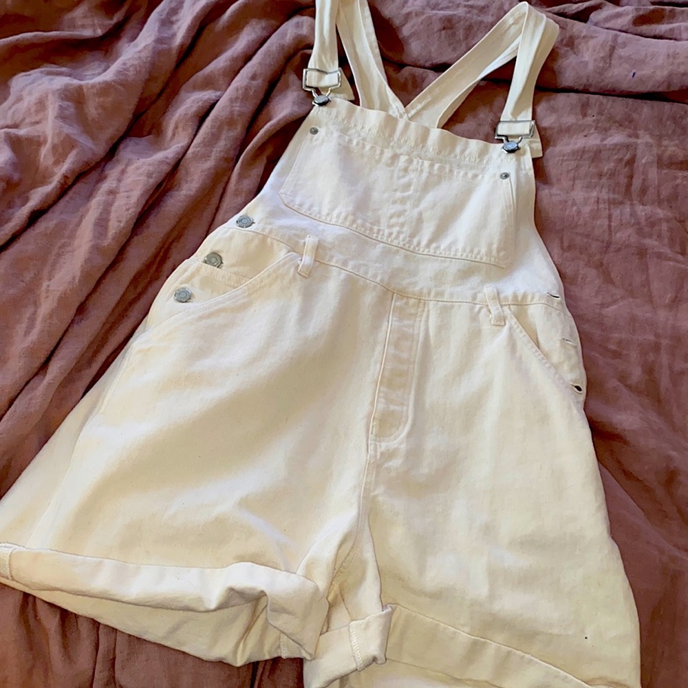 vintage cream overall shorts, size large, brand Skoozi